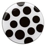 Appendiabiti a forma circolare della collezione Art-Up con pomello in acciaio inox e appendiabiti HPL rivestito in resina con grafica colorata a pois neri su sfondo bianco