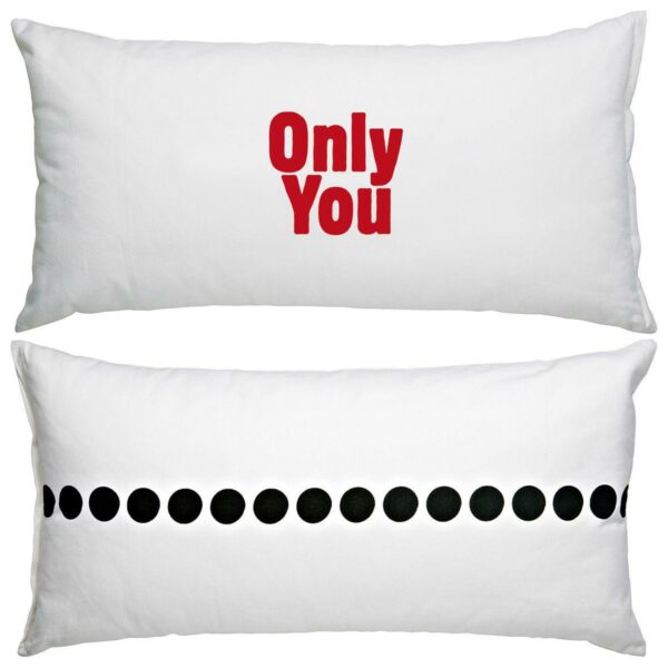 Cuscino in cotone bianco rettangolare con stampa Only You in rosso e grafica nera sul retro