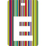 Etichetta bagaglio con lettera alfabeto bianca su sfondo a righe colorate con iniziale E
