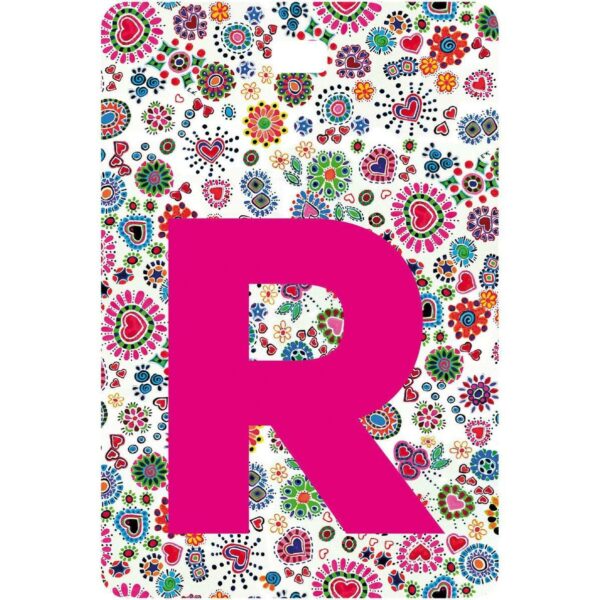 Etichetta bagaglio con lettera alfabeto bianca su sfondo fantasia cuori e fiori colorati con iniziale R