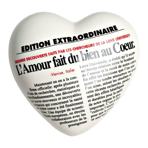 Cuore di ceramica bianco con testo francese stampato in stile quotidiano