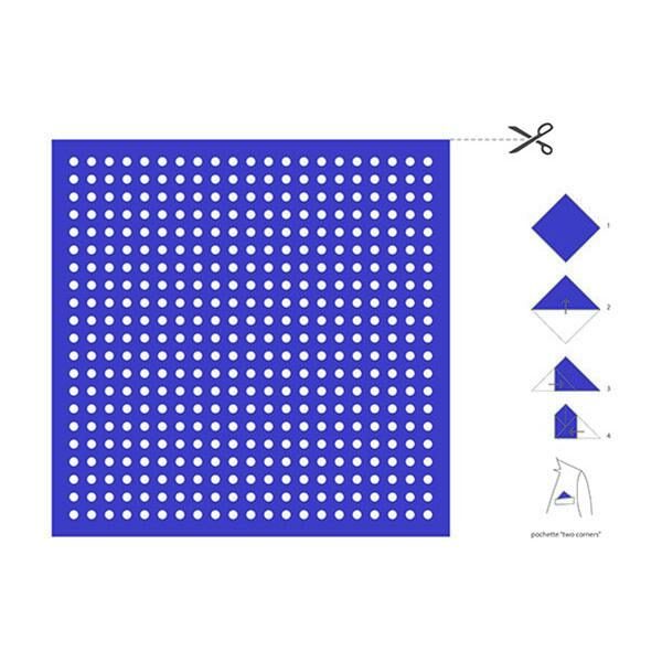 cARTolina in Tyvek leggera e impermeabile con quadrato viola a puntini bianchi e le istruzioni a lato per realizzare una pochette