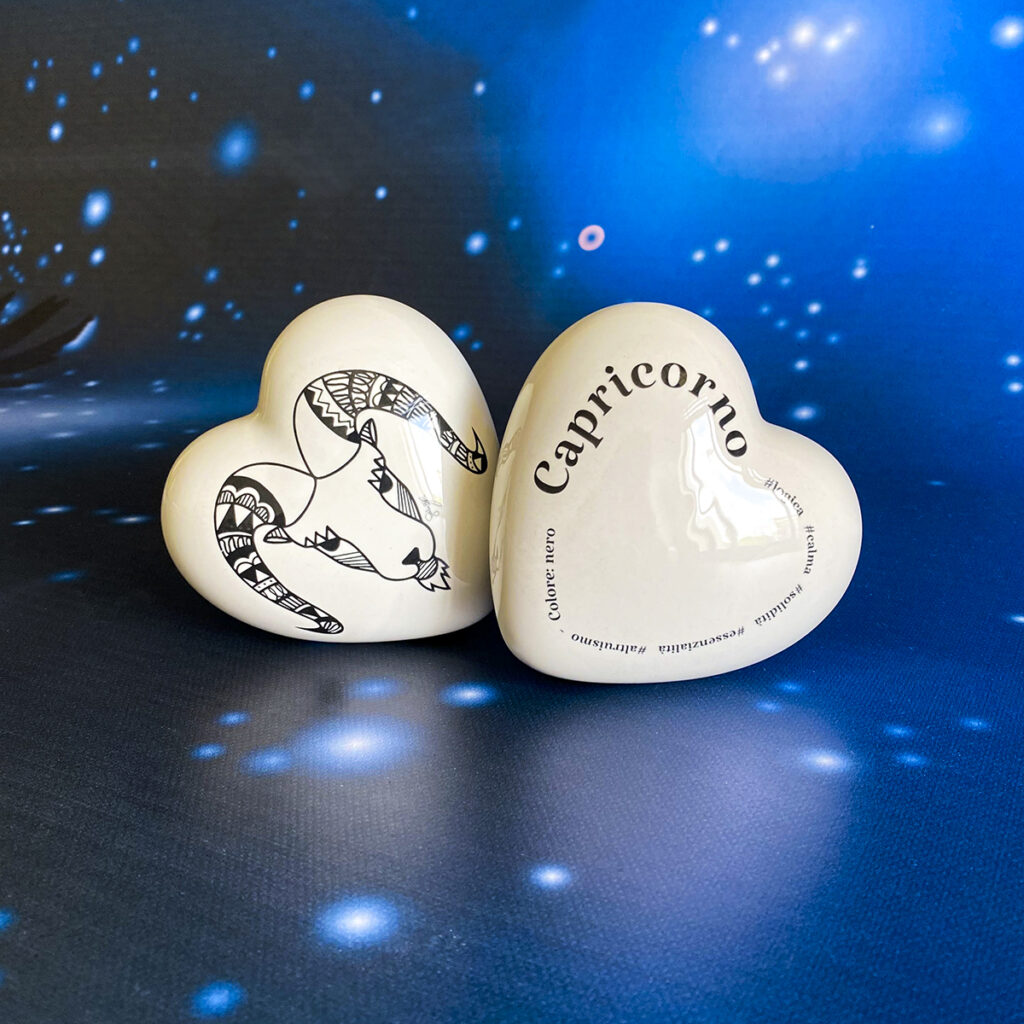 cuore heart gallery in ceramica modello Zodiaco Capricorno, fronte artwork retro caratteristiche