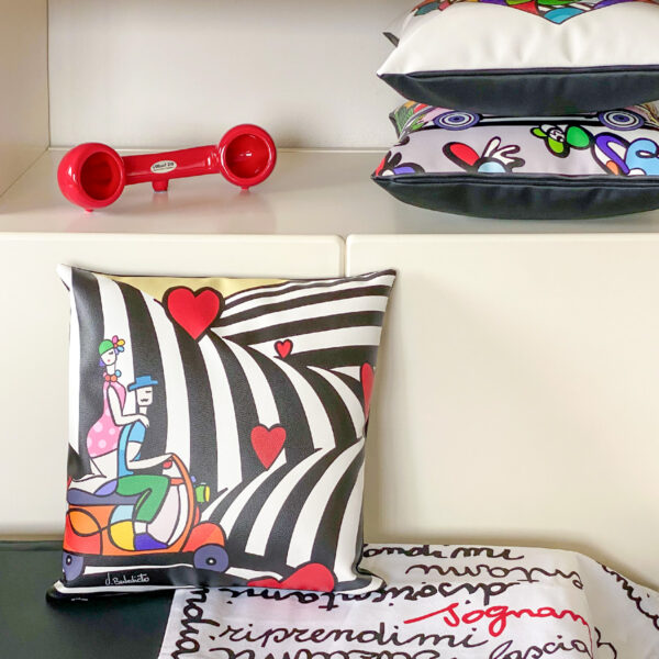cuscino 40x40 cm decorato con illustrazione pop naif